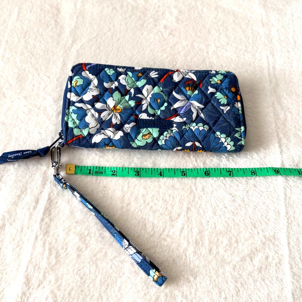 Vera Bradley Floral Bursts RFID Accordion Wristlet Wallet Blue Retired - Picture 3 of 5